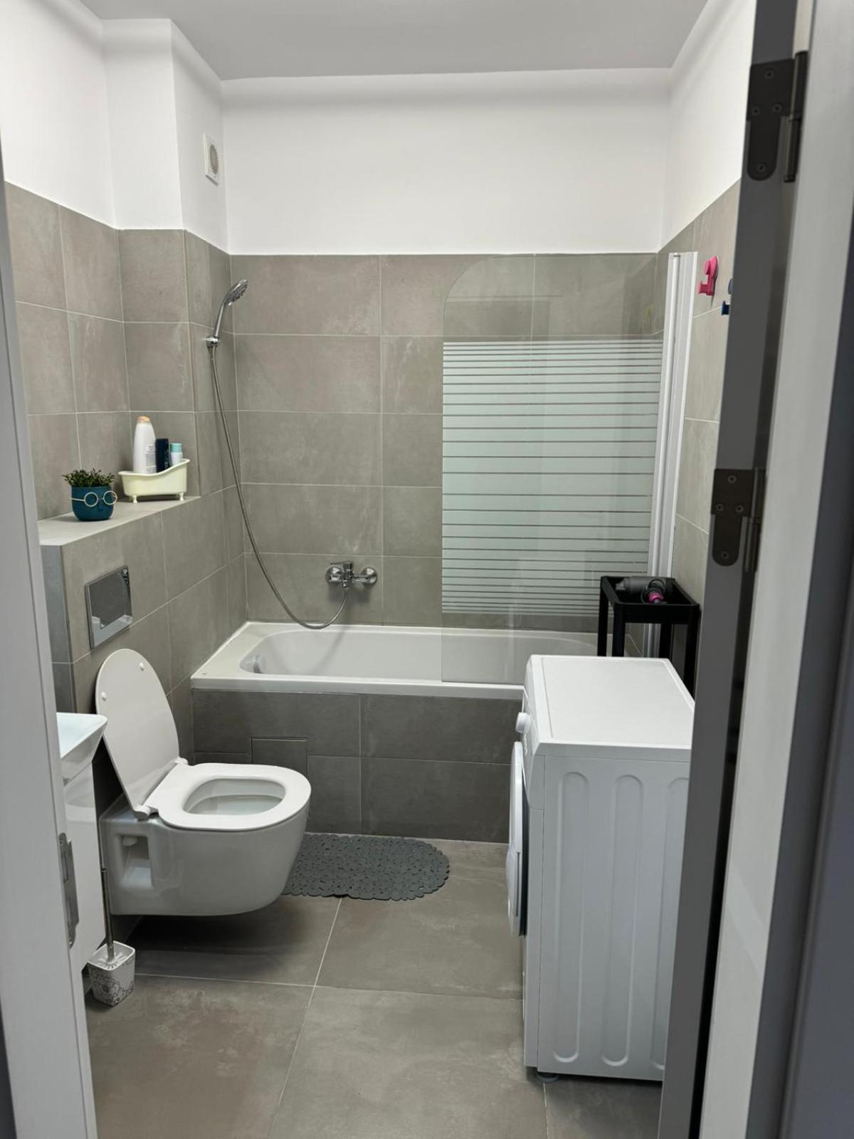 Apartamento The Moon View Bucarest Exterior foto